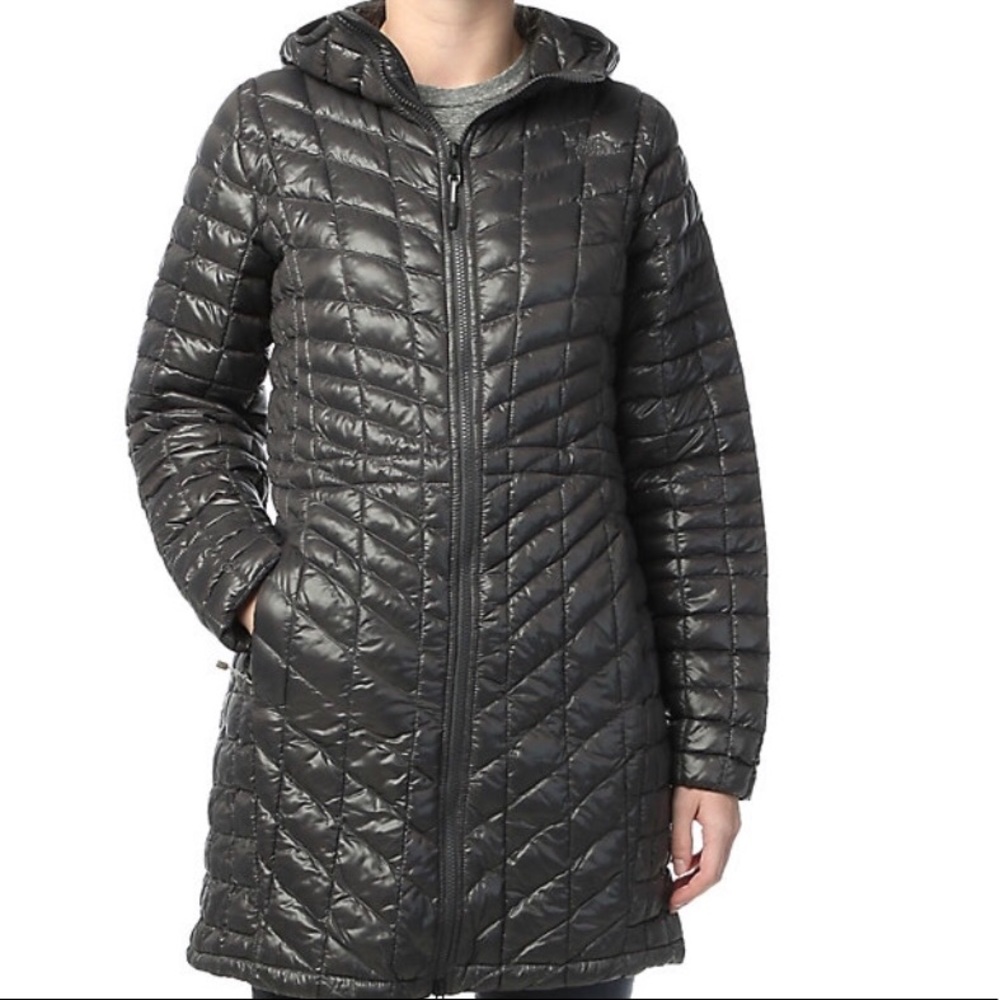 The Northface Women’s Hooded Thermoball Parka